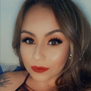 Meet your Posher, Clarissa